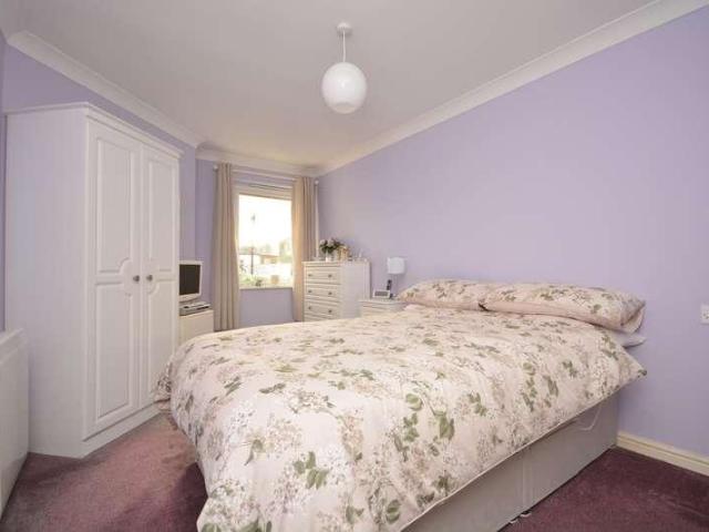 Flat for sale in Cliftonville West, Acol