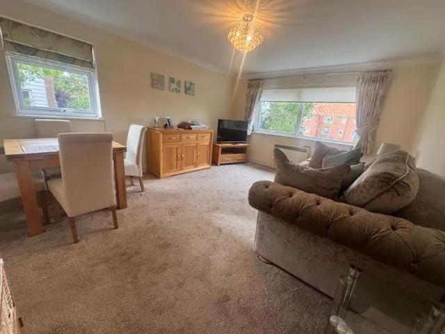 Flat for sale in Woodcote Green, Greater London