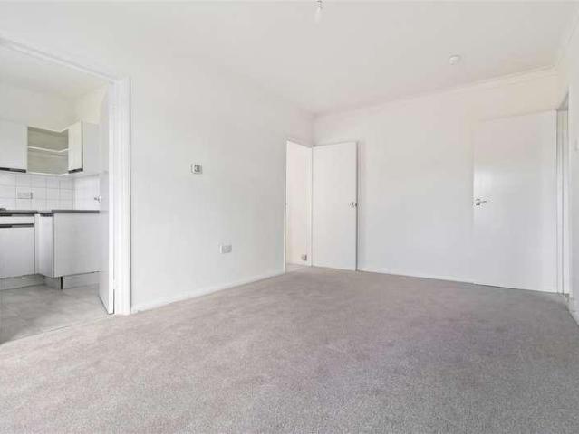 Flat for sale in West Worthing, Worthing
