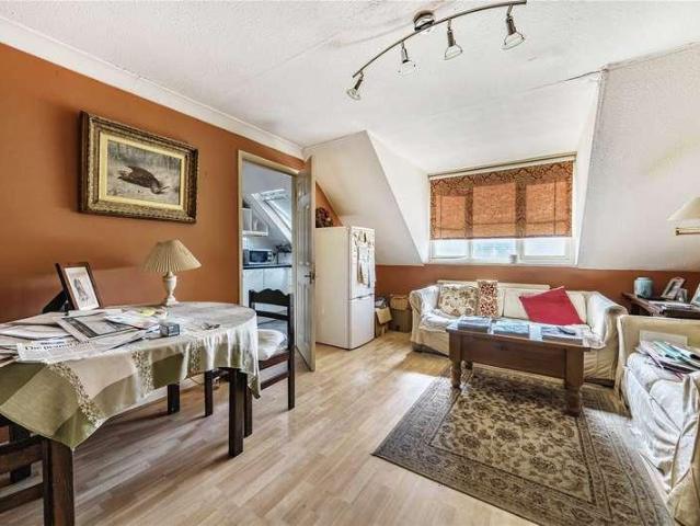 Flat for sale in Sunninghill and Ascot, Sunninghill