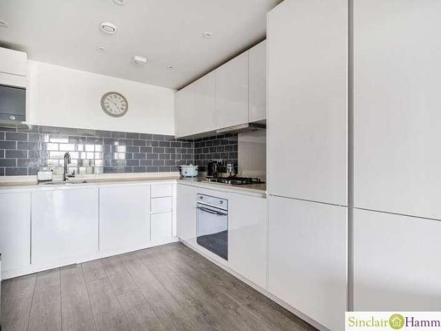 Flat for sale in Widmore, Greater London