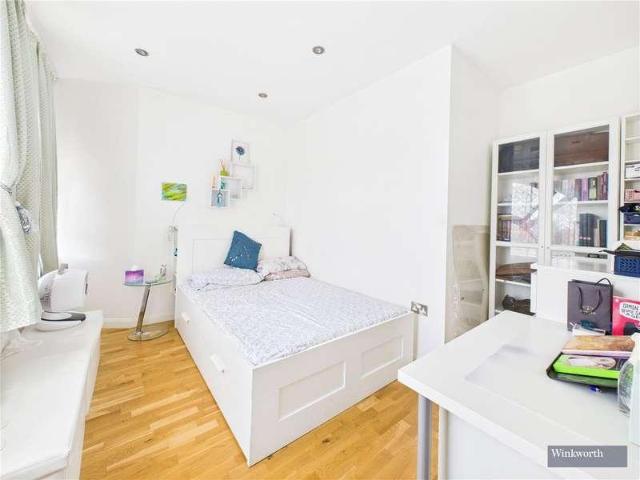 Flat for sale in Kenton, Greater London