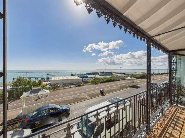 Flat for sale in West Cliff, Acol