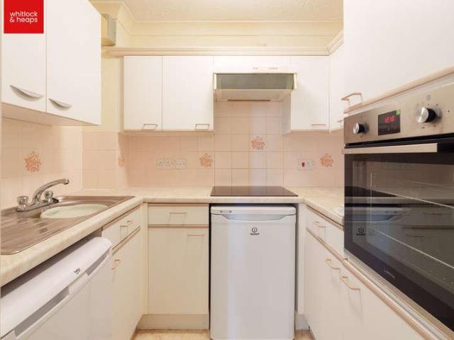 Flat for sale in Brunswick