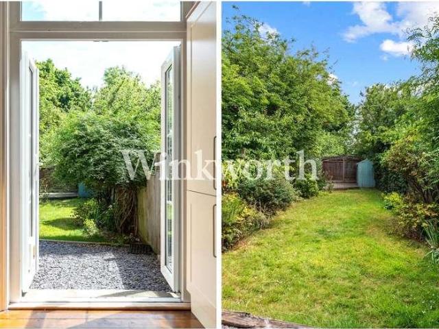 Flat for sale in Palmers Green, Greater London