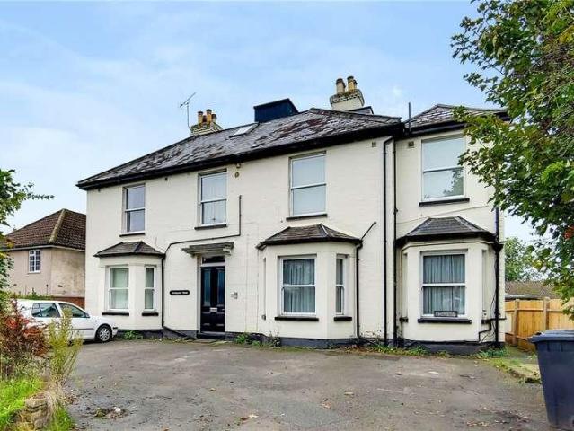 Flat for sale in Ewell, Surrey