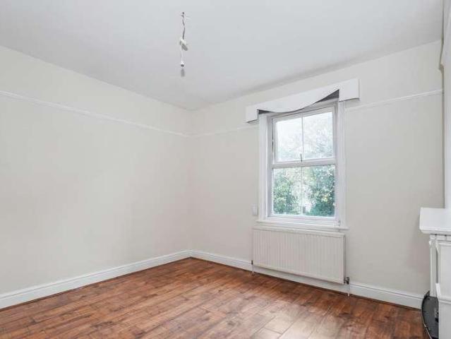 Flat for sale in South Cliff, Kepwick