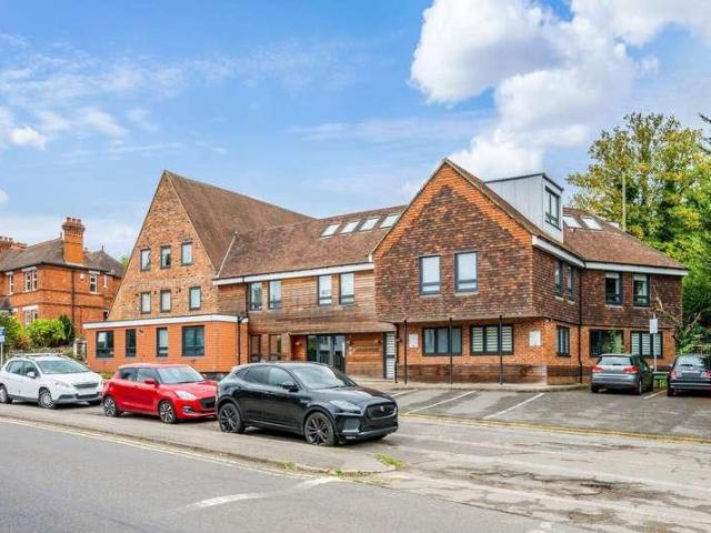 Flat for sale in Hurst Green, Tandridge