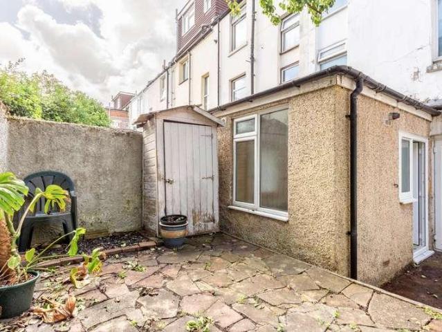Flat for sale in Round Hill, Brighton & Hove