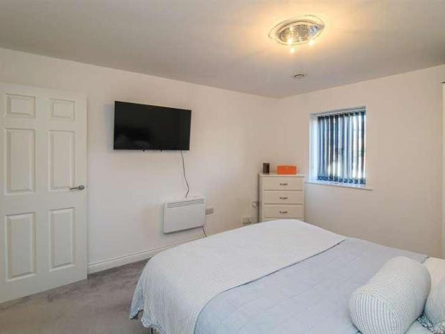 Flat for sale in Gawthorpe, Wakefield