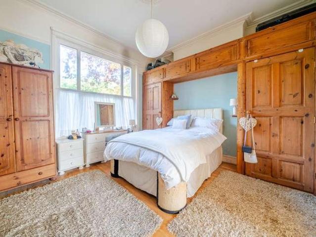 Flat for sale in Broadwater Down, Sandown Park