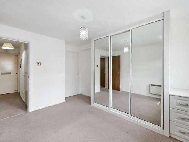 Flat for sale in Nork, Red Hill