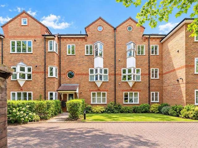 Flat for sale in London Borough of Sutton, Greater London