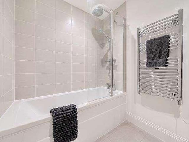 Flat for sale in Chapel Gate, Basingstoke and Deane