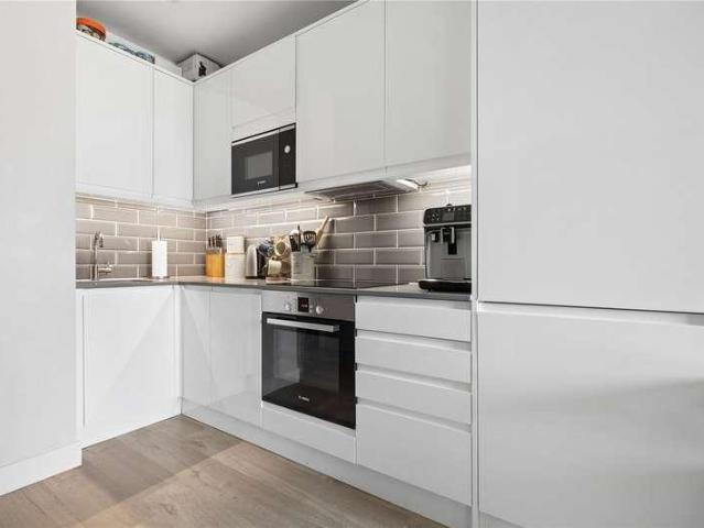 Flat for sale in Maidenhead
