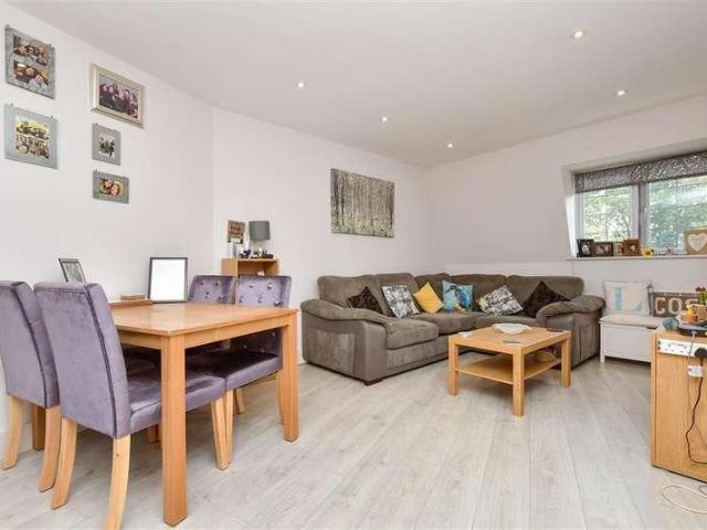 Flat for sale in Greater London