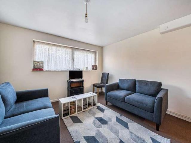 Flat for sale in Thornhill, City Of Southampton