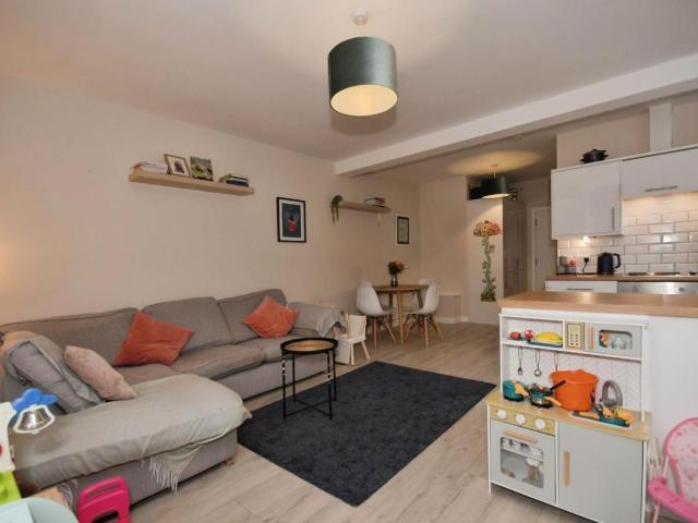 Flat for sale in Hillsborough, South Yorkshire