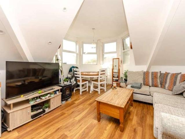 Flat for sale in Llandudno, Wales