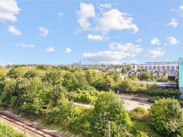 Flat for sale in Highbury, Greater London
