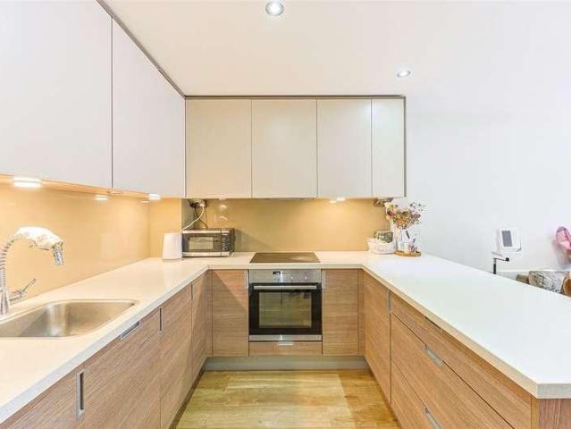 Flat for sale in Colindale, Greater London