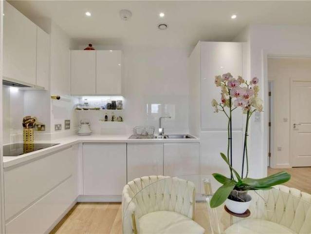 Flat for sale in Charlton Riverside, Greater London