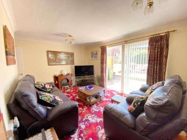 Flat for sale in Warminster, Wiltshire