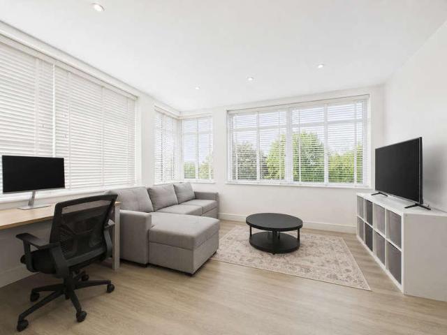 Flat for sale in New Town, Horsham