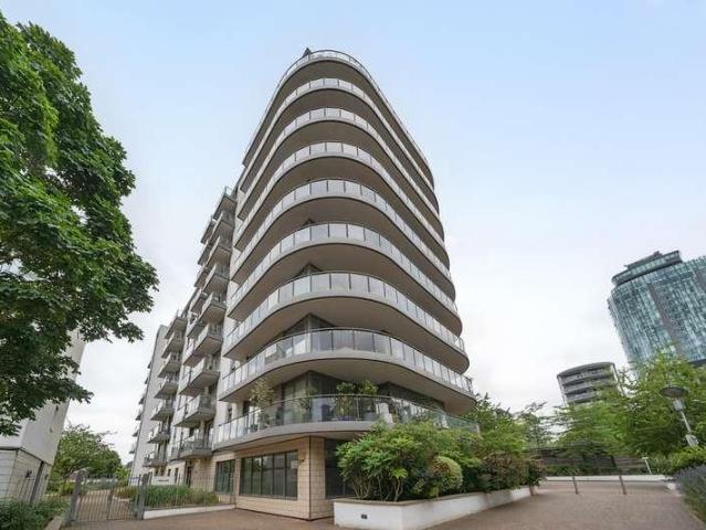 Flat for sale in Brentford, London Borough of Hounslow