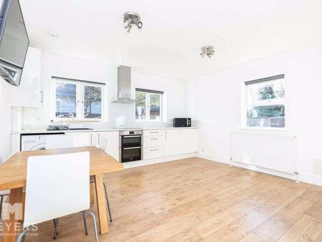Flat for sale in Boscombe, Bournemouth
