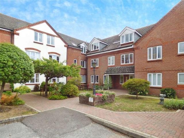 Flat for sale in Fareham, Hampshire