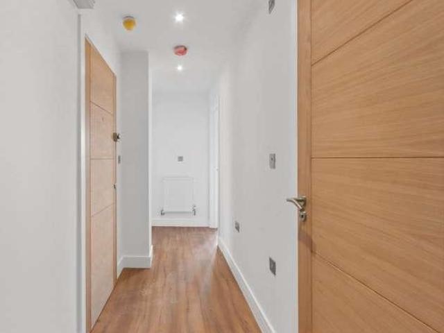 Flat for sale in Broxbourne, Hertfordshire