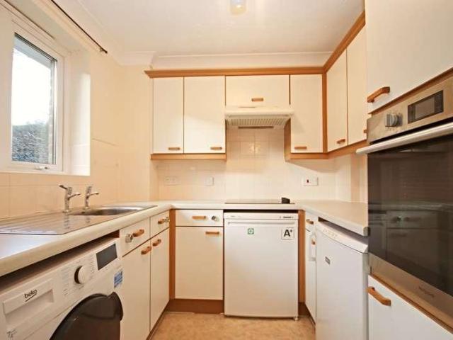 Flat for sale in Horsham, West Sussex