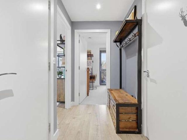 Flat for sale in Bromley-by-Bow, Limehouse