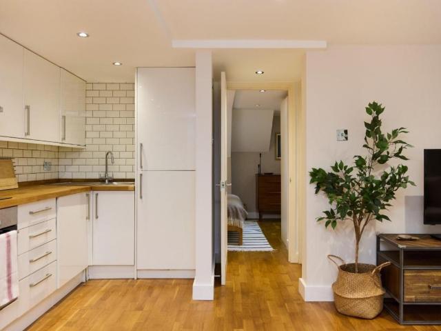 Flat for sale in Clapton, Lower Clapton