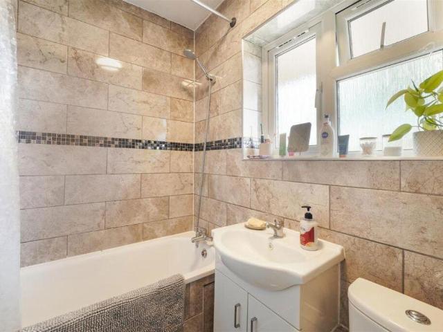 Flat for sale in Sudbury, Greater London