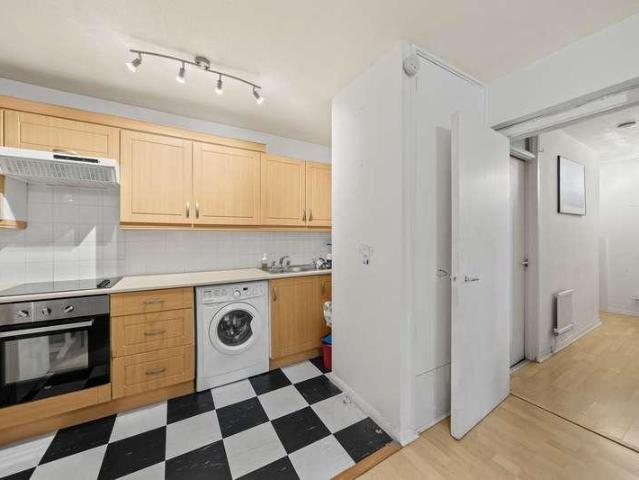 Flat for sale in Archway, Greater London