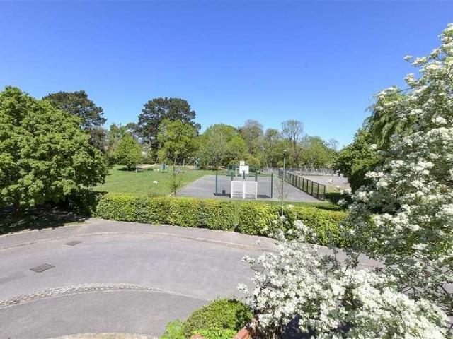 Flat for sale in Pachesham Park, Surrey