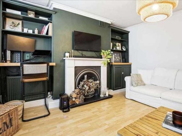 Flat for sale in Tufnell Park, Greater London