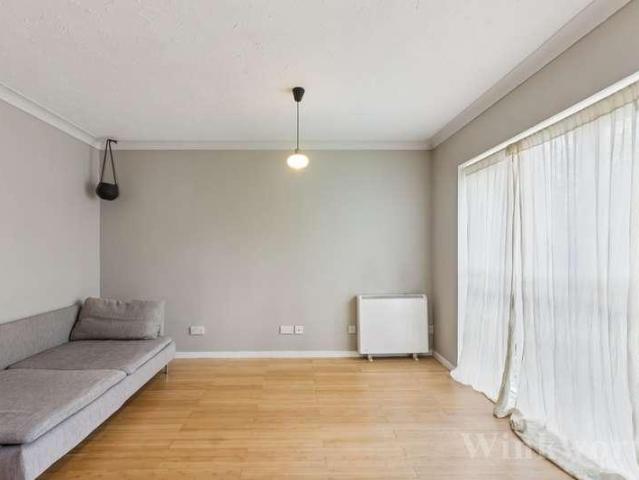 Flat for sale in London Borough of Lewisham, Greater London