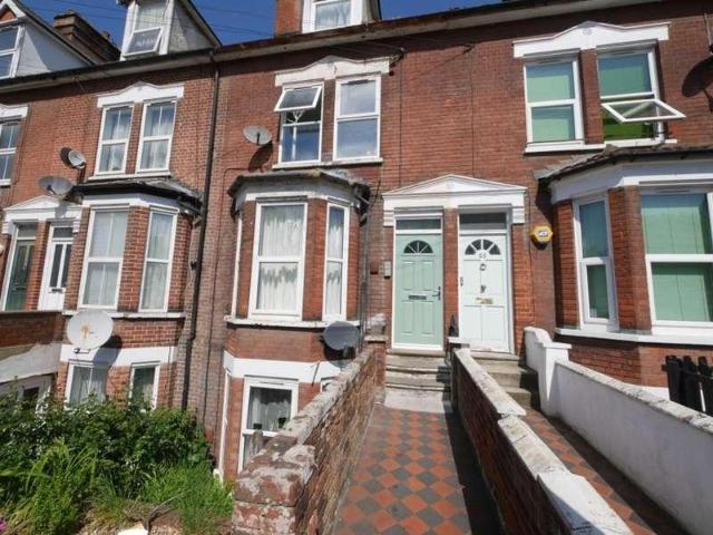 Flat for sale in Key Street, Suffolk
