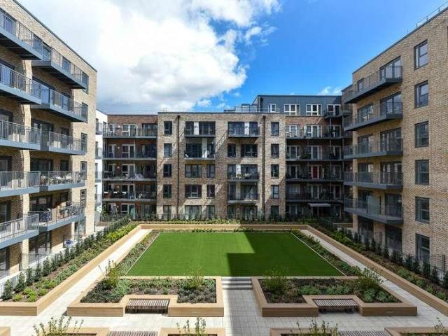 Flat for sale in Colindale, Greater London