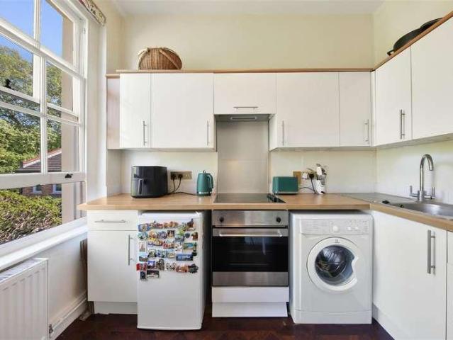 Flat for sale in West Norwood, Greater London
