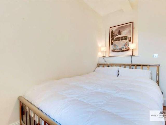 Flat for sale in East Marylebone, Marylebone