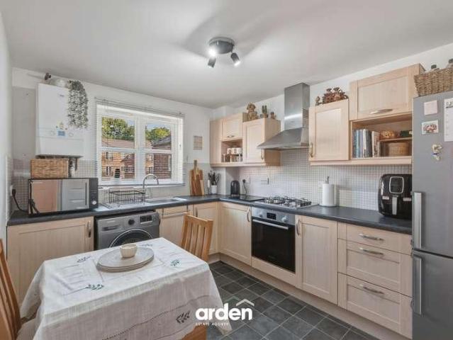 Flat for sale in Red Hill, Worcestershire