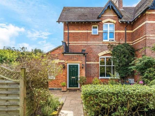 Flat for sale in Broadwater Down, Sandown Park