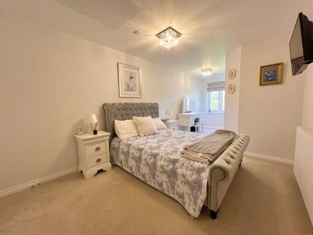 Flat for sale in Llanblethian, Cowbridge