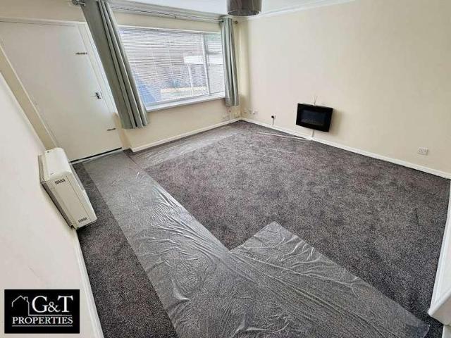 Flat for sale in Cradley, West Midlands