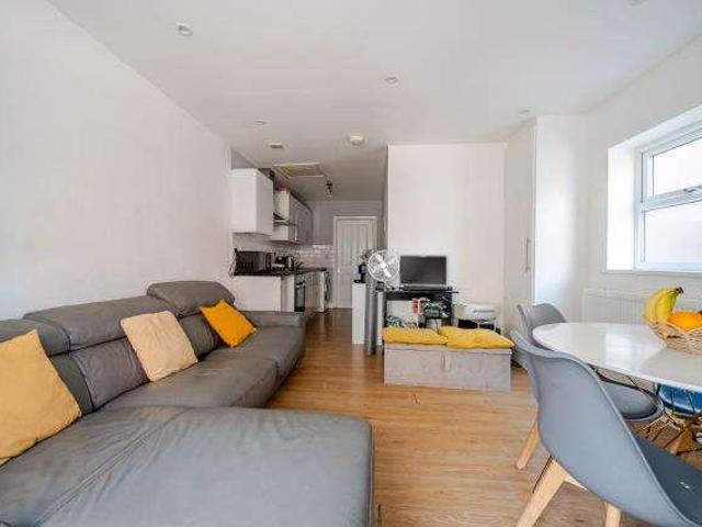 Flat for sale in Slough