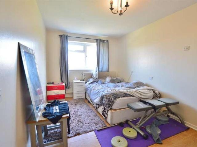 Flat for sale in Slough